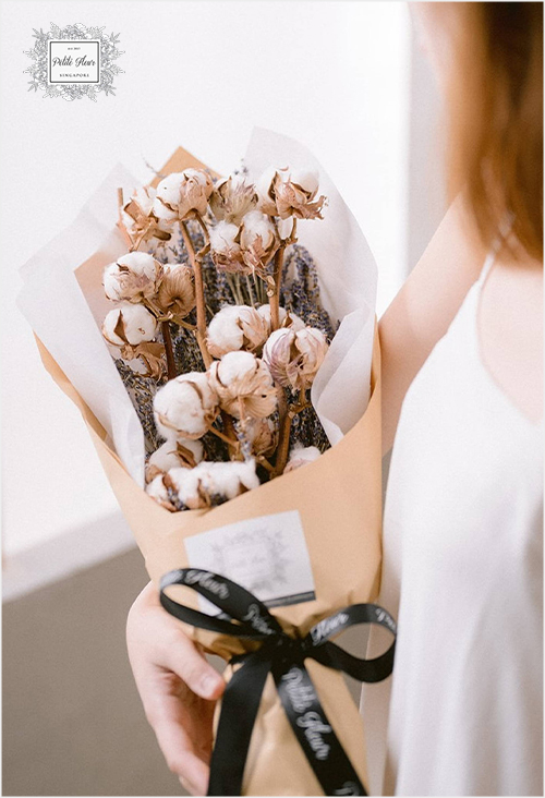 Low maintenance-dried flowers bouquet